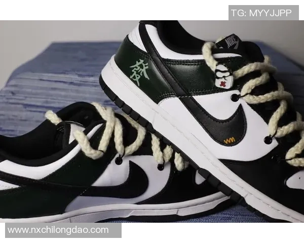 经典足球鞋回归球场 看老款球星足迹再现传奇风采 经典足球鞋回归球场 看老款球星足迹再现传奇风采